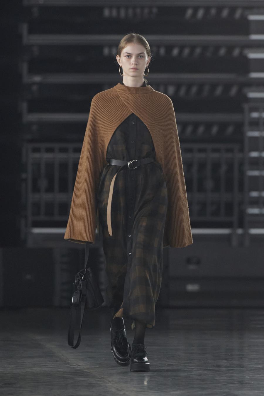 HYKE（ハイク）／RIBBED KNIT WOOL SHRUG （11411