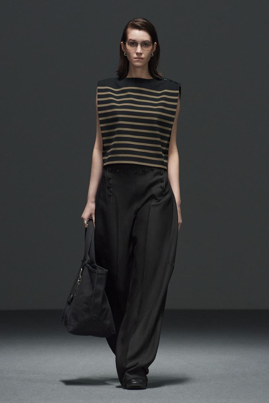 HYKE（ハイク）／SLEEVELESS BASQUE SHIRT（12427）