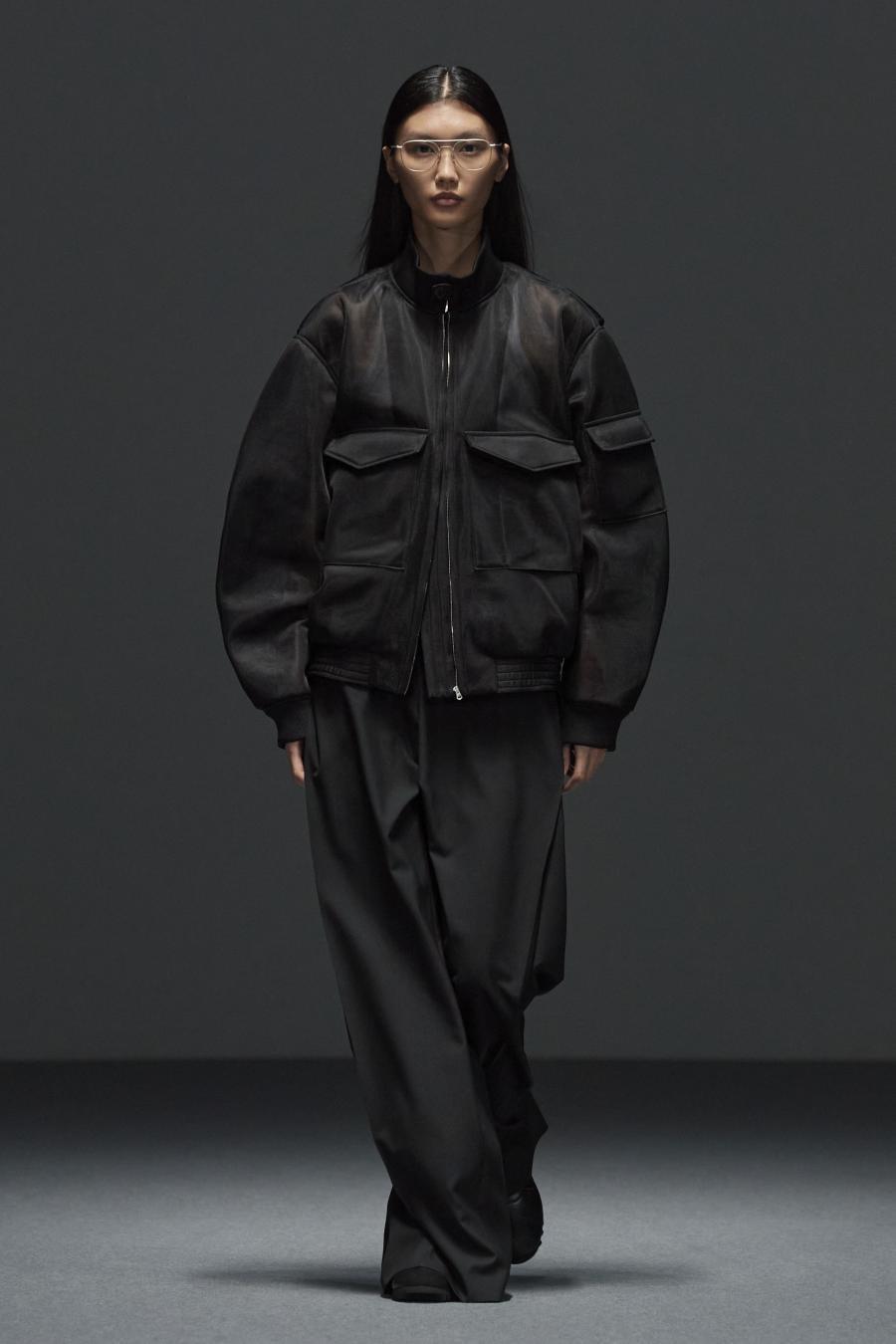 HYKE（ハイク）／WOOL SIDE TUCK PANTS（13378）