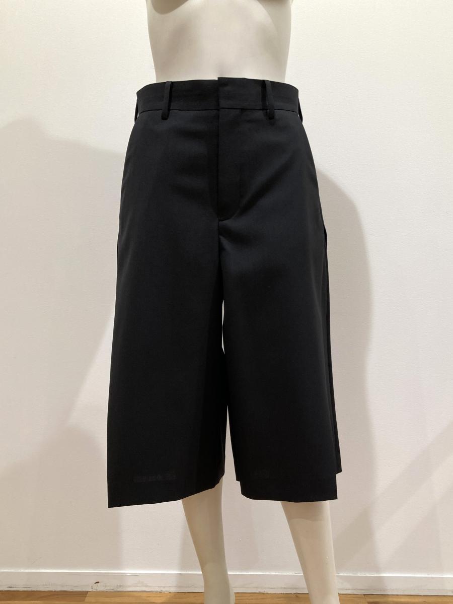 HYKE（ハイク）／WOOL SIDE TUCK SHORTS（13379）