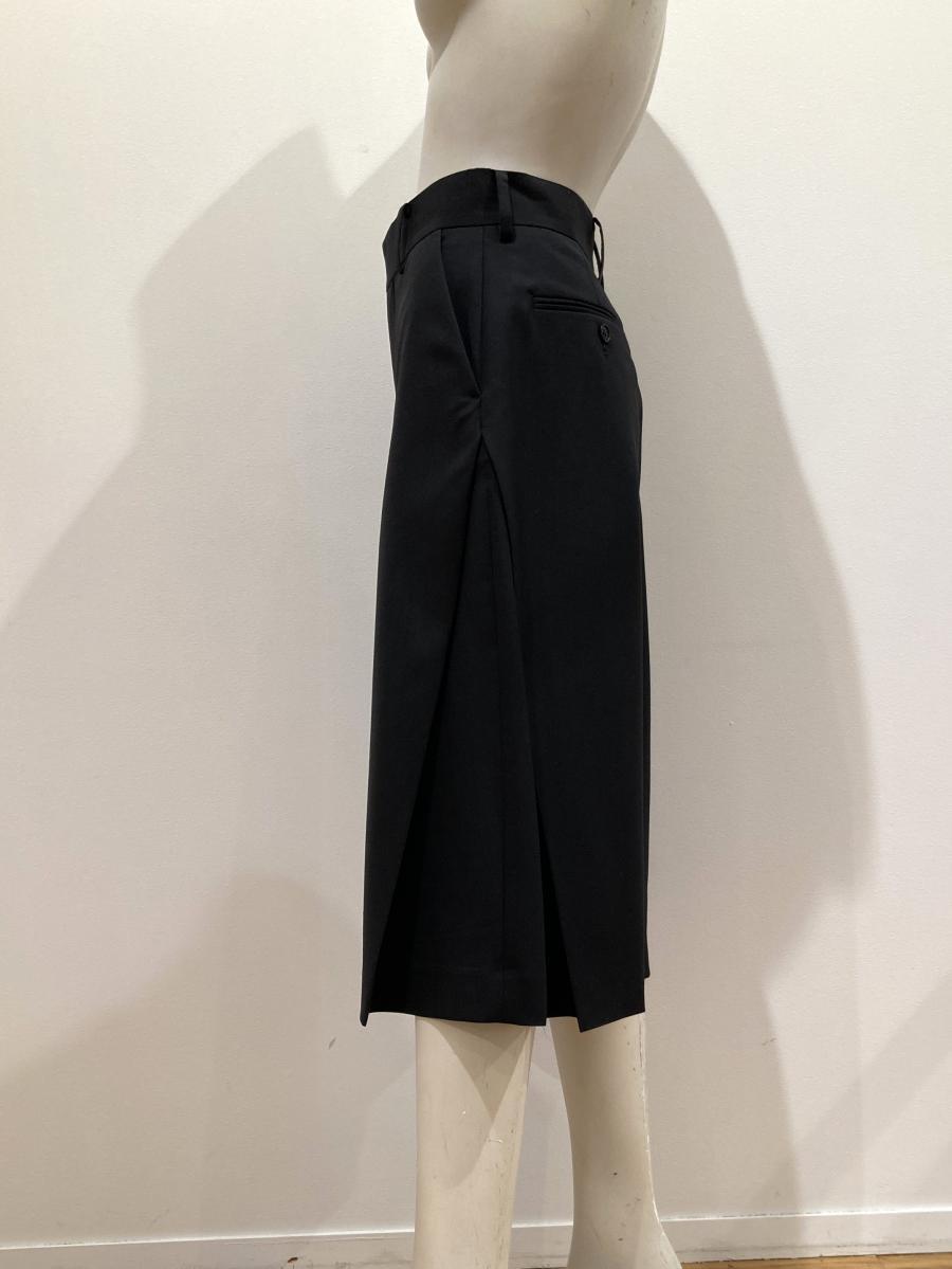 HYKE（ハイク）／WOOL SIDE TUCK SHORTS（13379）