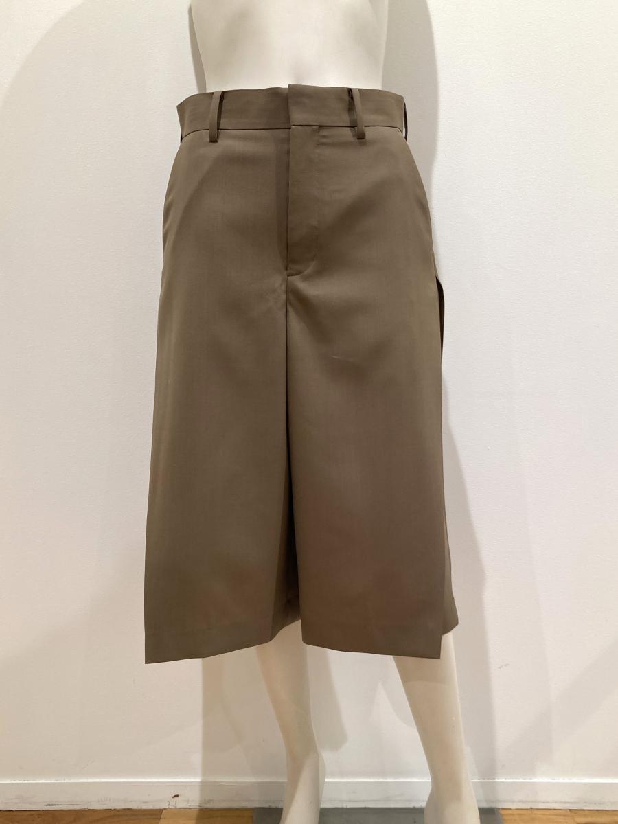 HYKE（ハイク）／WOOL SIDE TUCK SHORTS（13379）