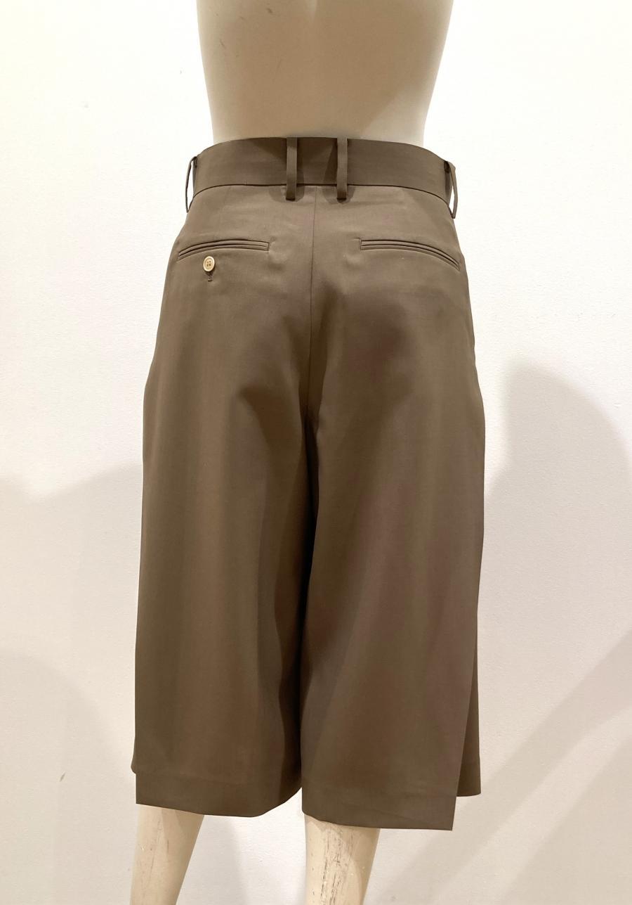 HYKE（ハイク）／WOOL SIDE TUCK SHORTS（13379）