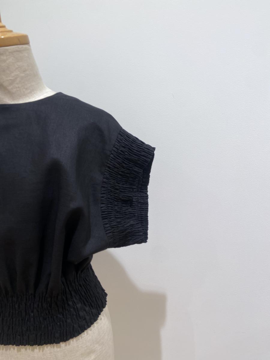 HYKE（ハイク）／ LINEN SHIRRED BLOUSE（15239）
