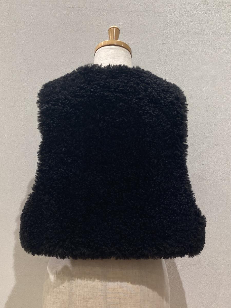 HYKE（ハイク）／ FAUX SHEARLING CROPPED VEST（17524）