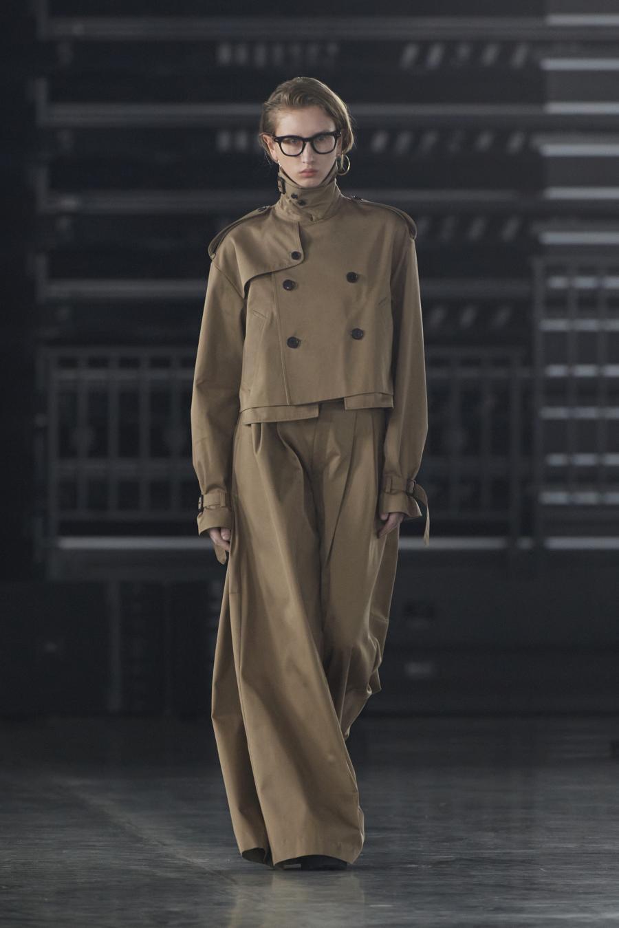 HYKE（ハイク）／ CROPPED TRENCH COAT/BIG FIT（17556） | コート