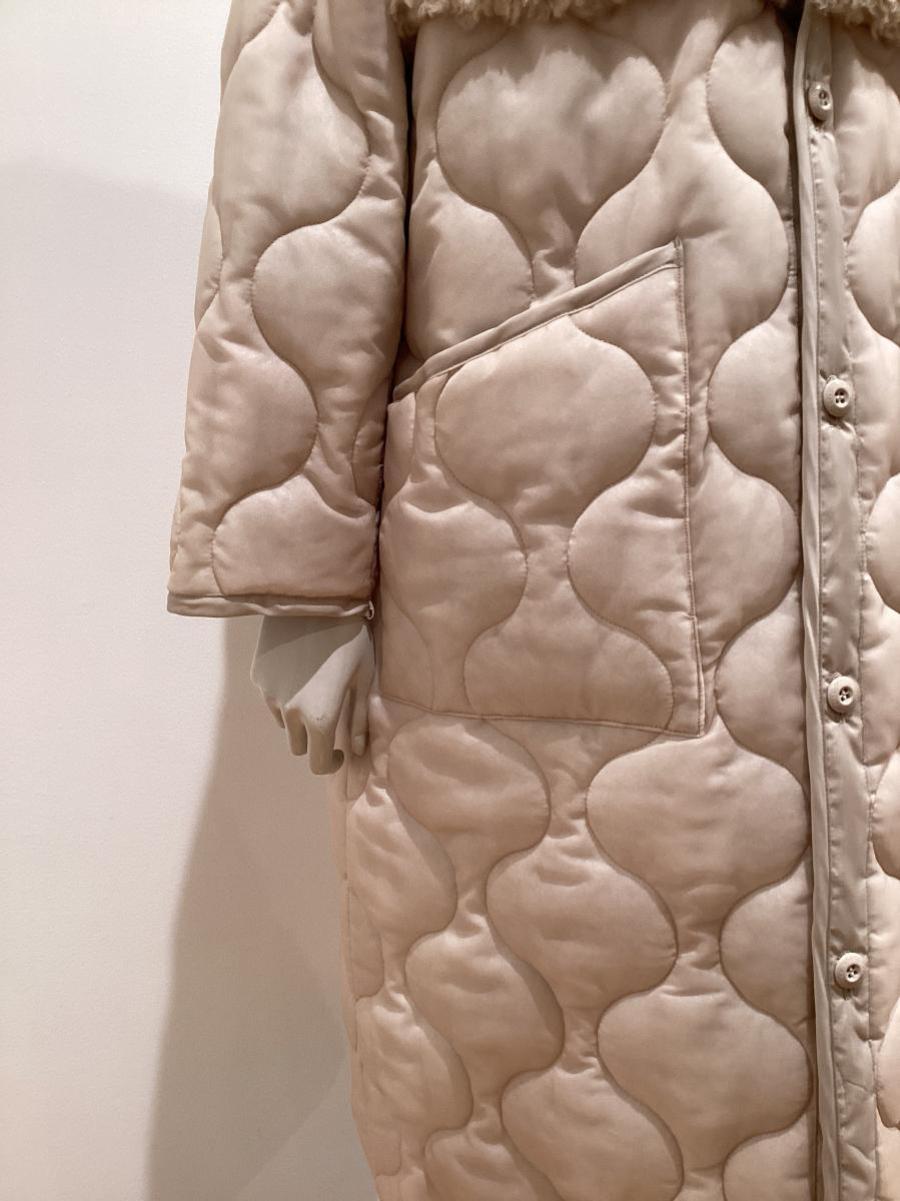 HYKE（ハイク）／FAUX SHEARLING -PANELED SHEER QUILTED COAT（17600）