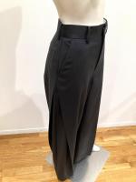 HYKE（ハイク）／WOOL SIDE TUCK PANTS（13378）