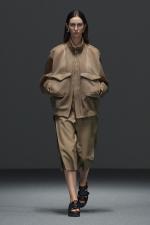 HYKE（ハイク）／WOOL SIDE TUCK SHORTS（13379）