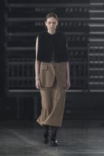 HYKE（ハイク）／ FAUX SHEARLING CROPPED VEST（17524）