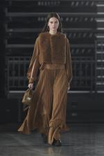 HYKE（ハイク）／ FAUX SHEARLING CROPPED VEST（17524）